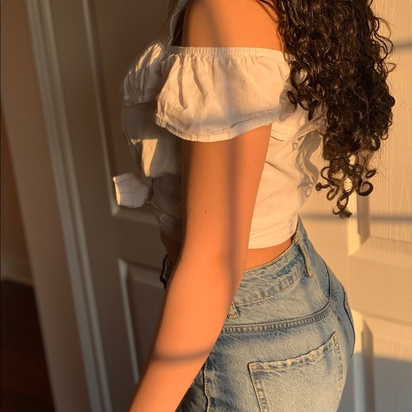 White top - Picture 3 of 4